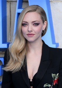 Amanda Seyfried 58f4cf922127934