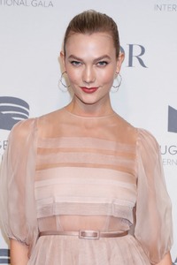 Karlie Kloss - Sayfa 2 41fddd1039928394