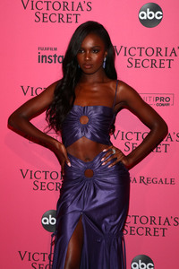 Leomie Anderson 6a0bf21050708584