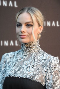 Margot Robbie B5458f900064684