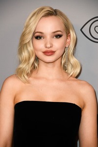 Dove Cameron Da386f902037394