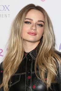 Joey King          Acc1ee984406484