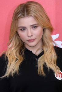 Chloe Grace Moretz F2ae09963993234