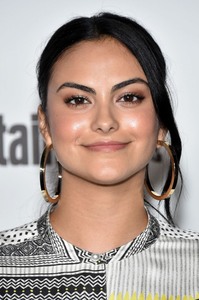 Camila Mendes D21a28925850184