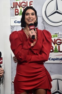 Dua Lipa        - Sayfa 2 01f1e71050247684