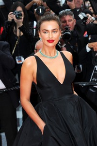 Irina Shayk 76f221900040674