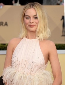 Margot Robbie 533d84902570384