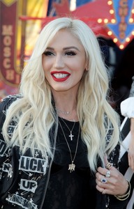 Gwen Stefani B5244a893725174