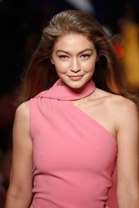 Gigi Hadid - Sayfa 2 B6911c971946504