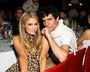 Paris Hilton 360f5c903560454