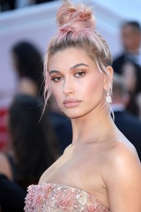 Hailey Baldwin C37ac8899366154