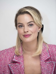 Margot Robbie - Sayfa 2 Cb26f41036918184