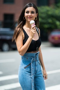 Victoria Justice 1397fb907881534