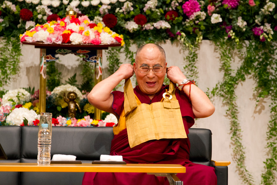 Dalai Lama visits Soto Zen priests and temples in Japan - from earlier this year 2015-04-08-Gifu-G011