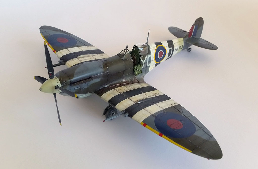 Spitfire Mk9 du 401 squadron juin/juillet 44 Spit_52
