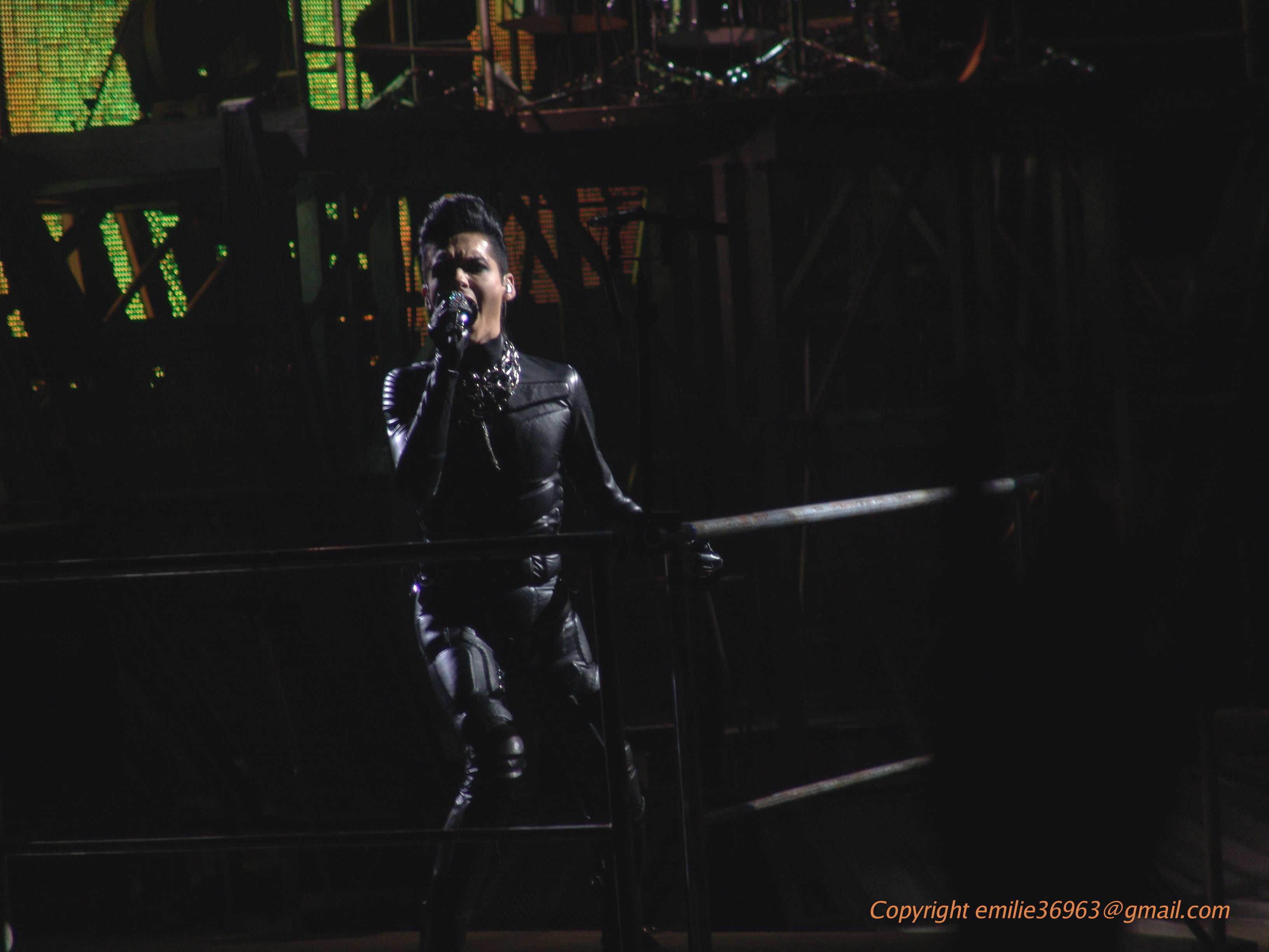 [Photos] Concert Bercy 14/04/2010 par emilie36963 1DSC00100