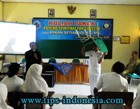 KULIAH PAKAR PSYCHO SPIRITUAL FOR SUCCESS AKADEMI KEPERAWATAN DI LAMONGAN 1