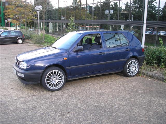 Ma Golf 3... Sub, ampli, KE, interieur...jantes Voir Page 10 - Page 4 P91100472%20%28Small%29