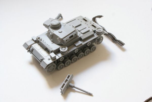 [Revell] FlammPanzer III 1/35 de reprise 16f0f8c5-fd47-4f4c-a1a9-1681972da60a