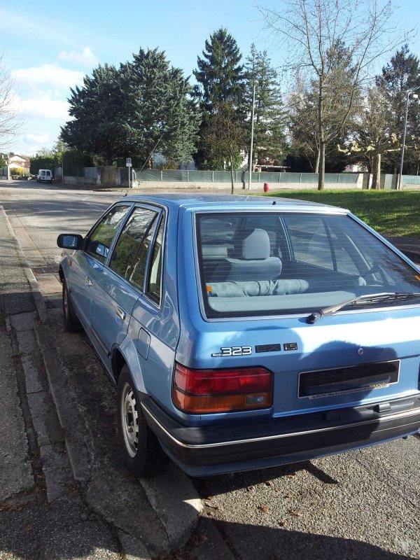 [VDS] MAZDA 323 LX de 1986 5436fdf0-23c7-49d5-b500-ee25165baafc