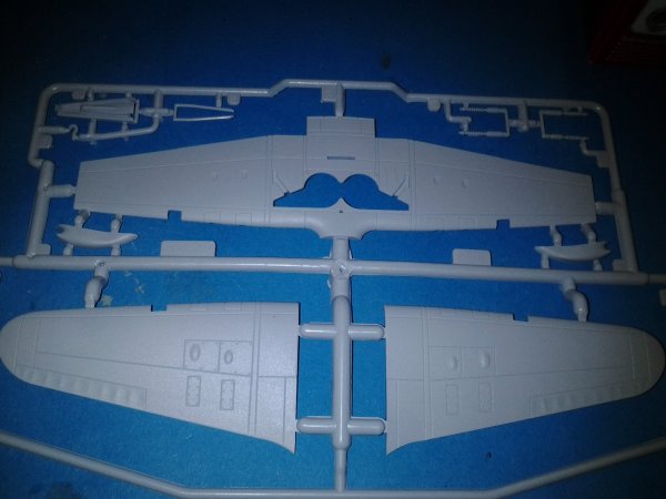 [Comparatif] Hurricanne Mk.IIc [Airfix/Academy] 54627d50-3b74-4b79-878f-5c5c943b2c76