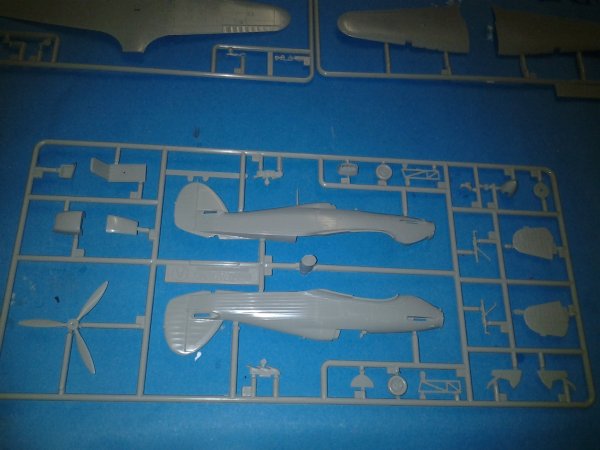 [Comparatif] Hurricanne Mk.IIc [Airfix/Academy] 9c6fc234-af19-4038-80c4-eb64275a3adf