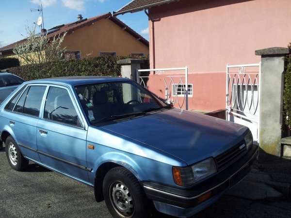 [VDS] MAZDA 323 LX de 1986 A39372cb-c60c-4f0f-86d4-6b06dc5946c7