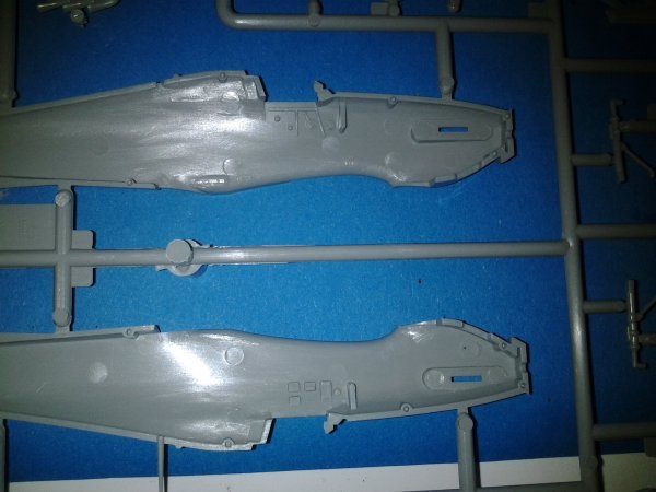 [Comparatif] Hurricanne Mk.IIc [Airfix/Academy] A705d60a-3dcd-4b98-865b-e4ce84dfe6f6