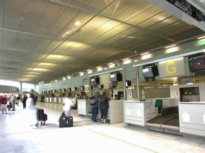 Hall de l'Aroport Aeroport%20tlse%20Blagnac%2004S