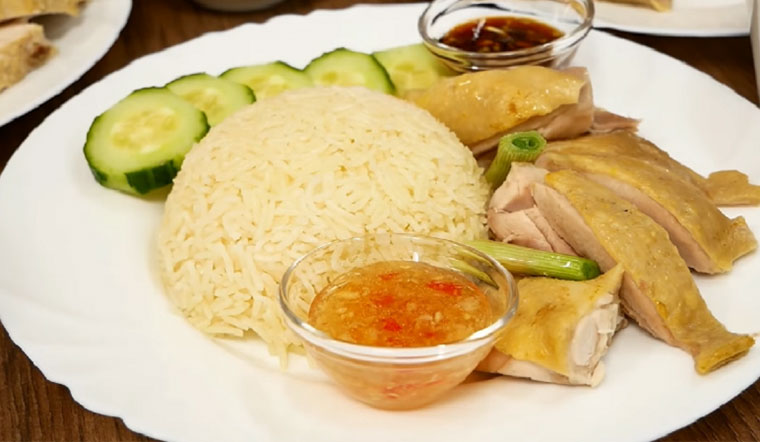 Cơm gà Hải Nam - Món ăn gây thương nhớ tại Sing Chicken Cach-nau-com-ga-hai-nam-don-gian-ga-chin-vang-uom-da-gion-dung-chuan-202112281045139511