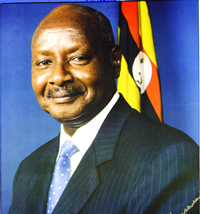 Le roi belge invité par le président kabila pour la 50è anniv de l'independance du CONGO pour ou contre??? - Page 5 Yoweri-Museveni