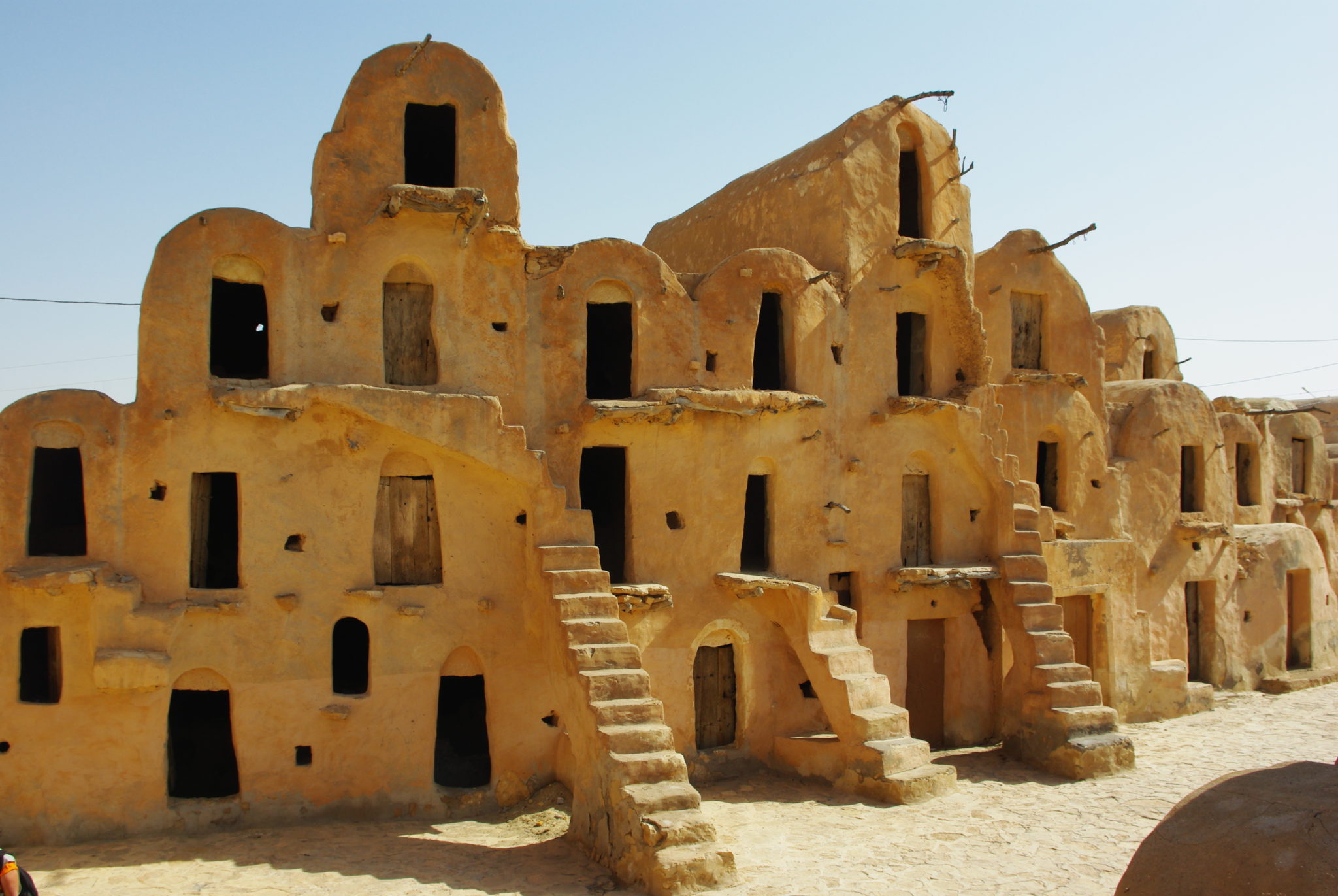 Quel nom donne t on à ces constructions ? 8-maison-troglodyte-tunisie