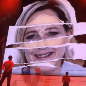 Marine Le pen, le masque est tombé - Page 12 Madonna-marine-le-pen1-300x300