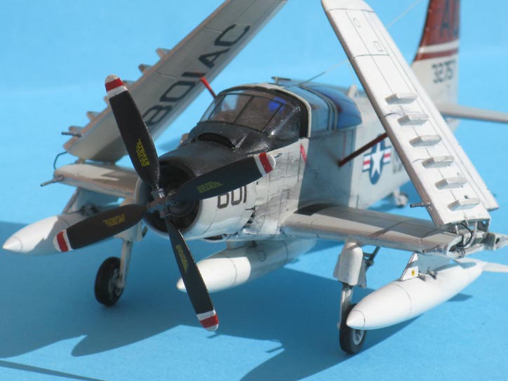 Skyraider AD-5N Monogram/Revell 1:72 - Page 2 Sky1