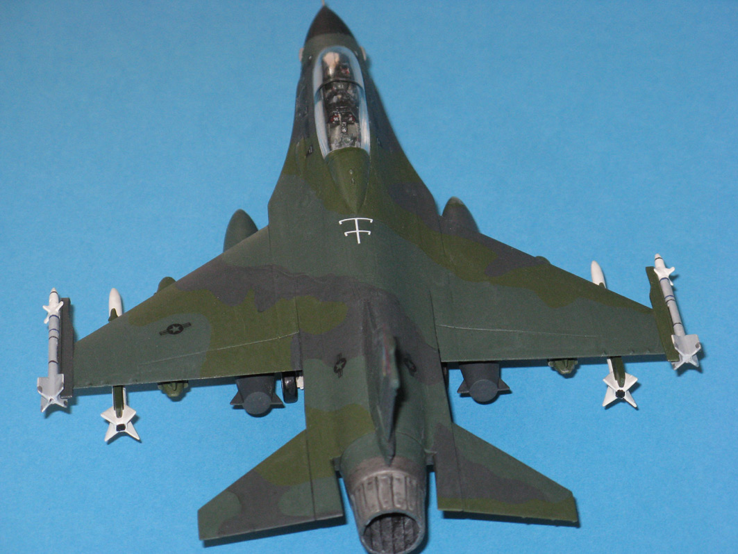 F-16B ESCI 1:72 IMG_1002