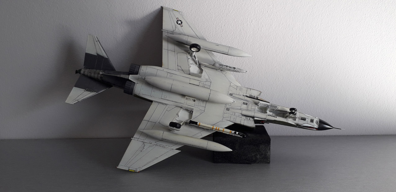 RF-4C  ( RF-4E Revell revu ) au 1:72 RF4Cventre