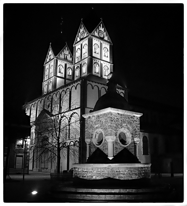 Eglise St Barthélemy...+ B&W Eglisebw