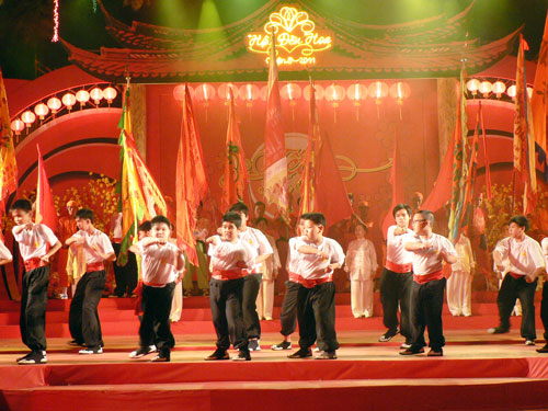 Khai mạc Hội Đèn Hoa Xuân Tân Mão 2011 14