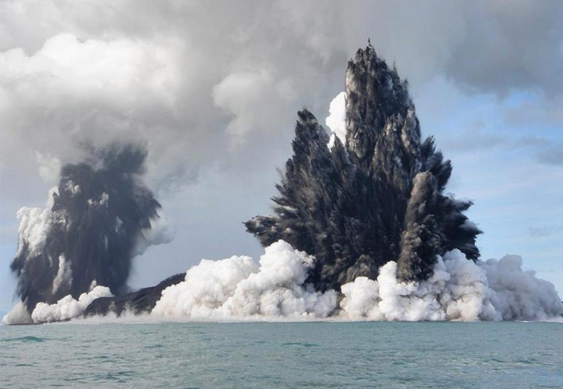 30 Bencana alam yang "terlalu indah" untuk dilewatkan Undersea-volcano-tonga-2