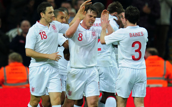 Inglaterra, Francia, Suecia y Ucrania presentan sus camisetas para la EURO 2012. Así vestirá el Grup 188071