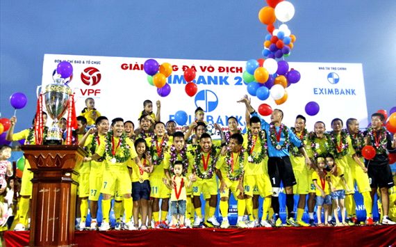 Chùm ảnh: Hà Nội T&T đăng quang V-League 2013 311623hp2