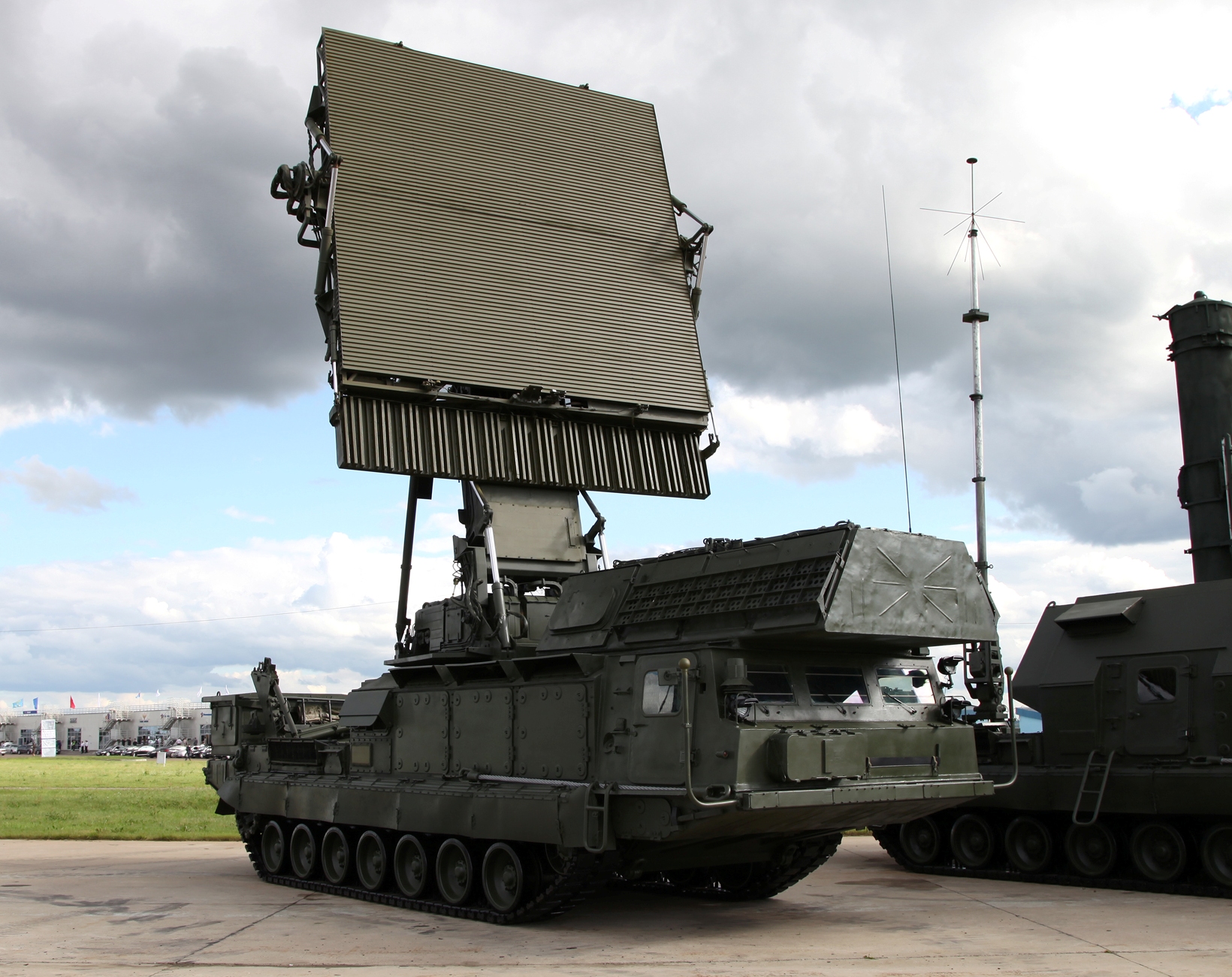 موسوعه الرادارت الروسيه فئه  X-band / VHF-Band / L-Band / UHF Band / S-Band 9S15M-radar-S-300-air-defence-system