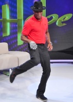 Anderson Silva imita Michael Jackson no programa de Hebe Camargo Spider41