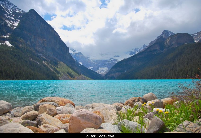 بحيرة لويز في كندا ... الطبيعة الخضراء  77661