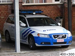 nouveau look des véhicules de police? 5cf43e8d49