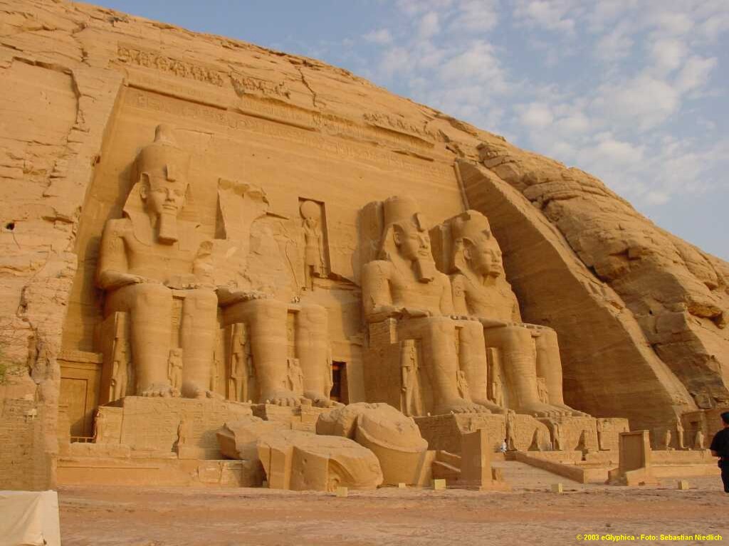 الاقصر Abu_Simbel3