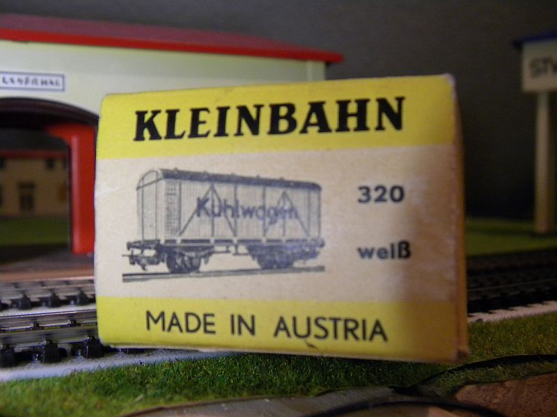 Kleinbahn 320 Kühlwagen weiss 2achsig 10714715lz