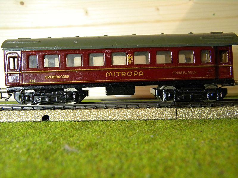 Speisewagen "MITROPA", weinrot; Märklin-Nummer 342-3 (1937) 10737546fp