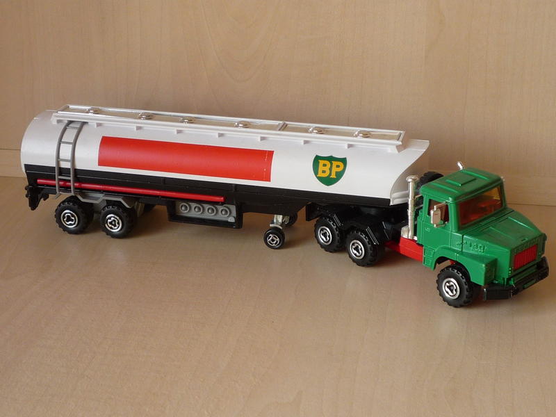 Citroën T 55 Camion-Citerne BP IXO Garage Moderne 1/43 en blister avec