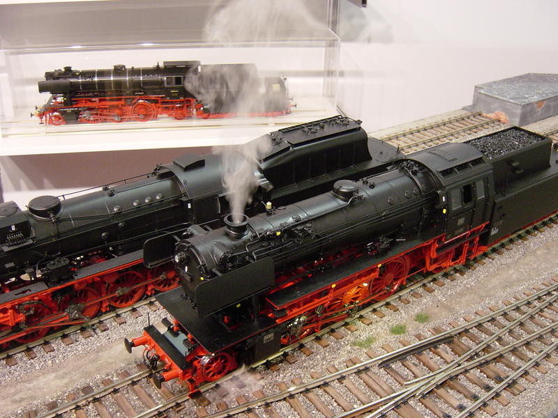 Modelle zum Träumen  (Spur 1) 14043115hg